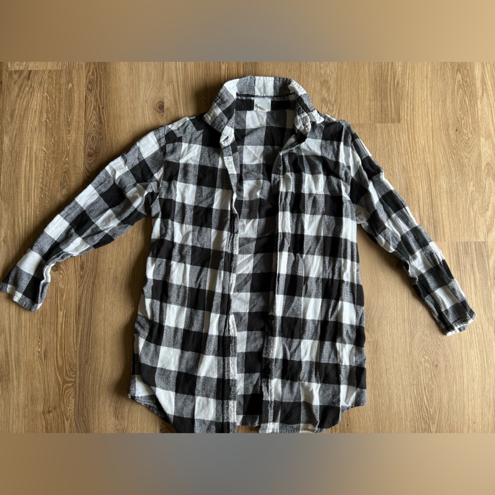 Women’s Black and White Oversized Flannel.